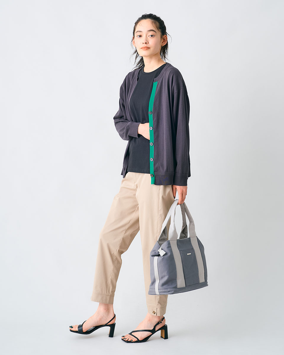 希少⭐️トッズ　トートバッグ　キャンバス　レザー　スタッズ　肩掛け　A4サイズ A4サイズ収納可 TOD'S(トッズ) トートバッグ(レディース) - 海外